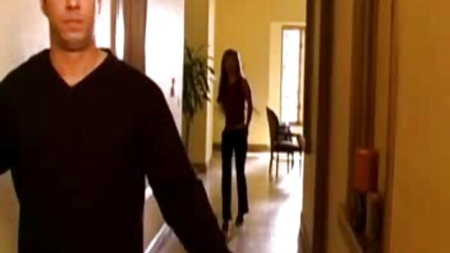 Prsata bucmasta beba Audrey Bitoni pokazuje kako se jaše kurac