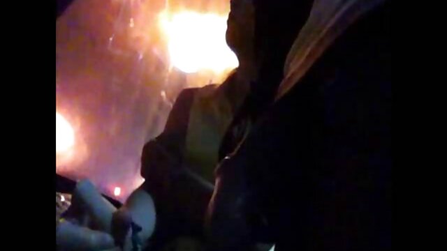 Prsata zrela gospođa Kayla Quinn jaše kurac i jebe doggystyle