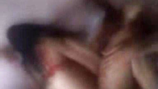 Debela ebanovina diva sa zadivljujućim guzom Aryana Starr preferira hardcore seks