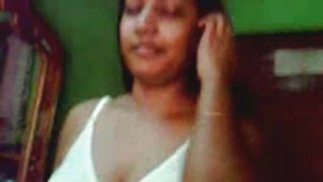 Slutty milf brineta u sparnom pokupiti brzo u kombiju