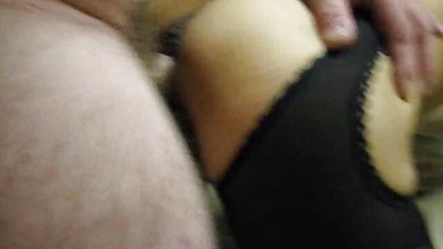 Brineta beba Mya Nichole jebe i sisa kurac hardcore