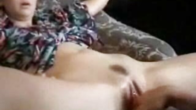 Brineta kurva Andy San Dimas skače sa mufom