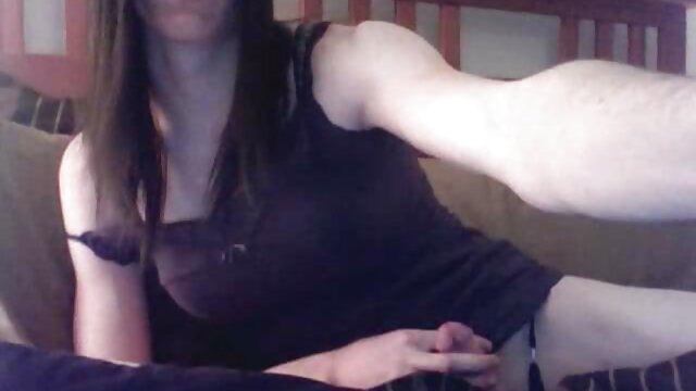 Buxom girlie Mia Lelani obožava erotsku masažu
