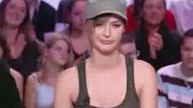 Haley Paige uzima veliki kurac u anus nakon puhanja